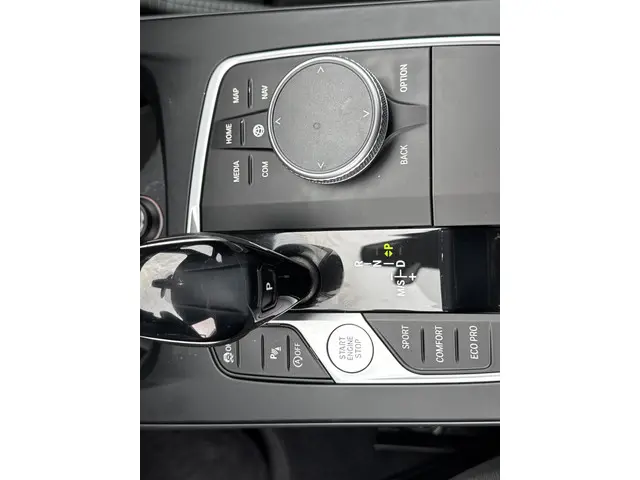 BMW 1 Serie 118i Executive Edition 2021 Benzine 14