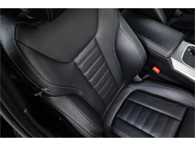 BMW 3 Serie Touring 320i M Sport High Ex 2021 Benzine 23