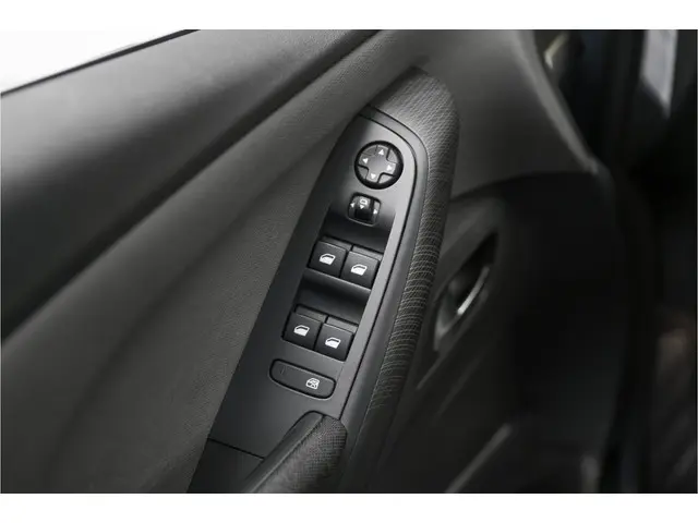 Citroën C4 Picasso 1.2 PureTech Intensive 2016 Benzine 28