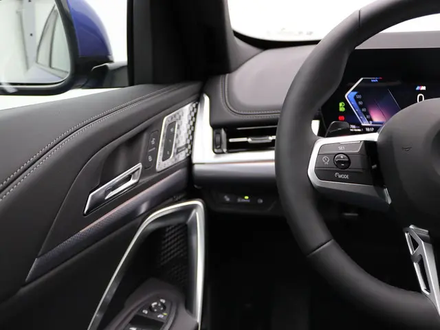 BMW X1 xDrive25e 2025 Hybride Benzine 17