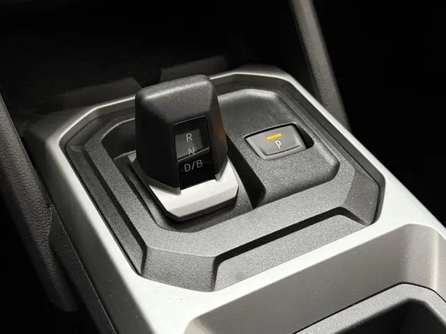 Dacia Duster 1.6 Hybrid 140 Journey 2025 Hybride Benzine 18