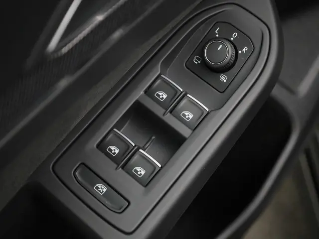 Volkswagen Golf 1.5e TSI 150PK R-Line DSG 2024 Benzine 22