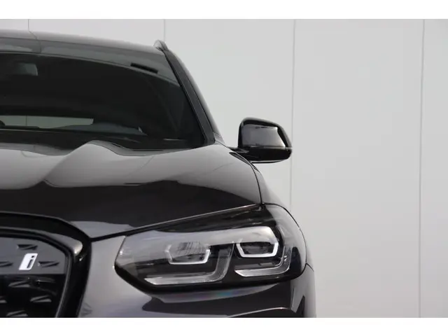 BMW iX3 High Executive Edition 80 kWh 2025 Elektrisch 4