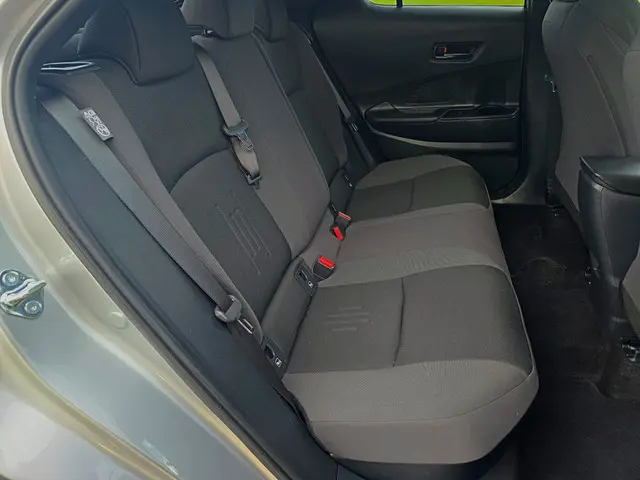 Toyota C-HR 1.8 Hybrid 140 Dynamic 2025 Hybride Benzine 34