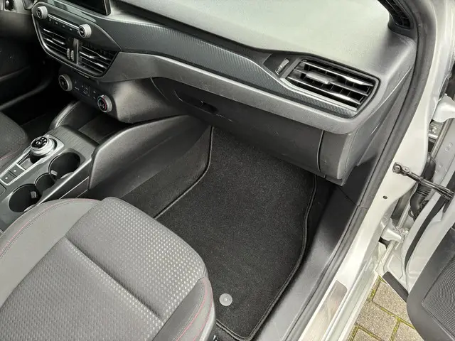 Ford Focus Wagon HELAAS VERKOCHT!!! 2019 Benzine 31