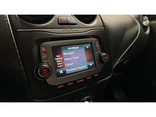 Alfa Romeo MiTo 0.9 TwinAir SBK AIRCO LM. 2013 Benzine 30