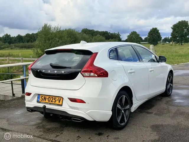 Volvo V40 2.0 D2 Nordic+ 2018 Diesel 4