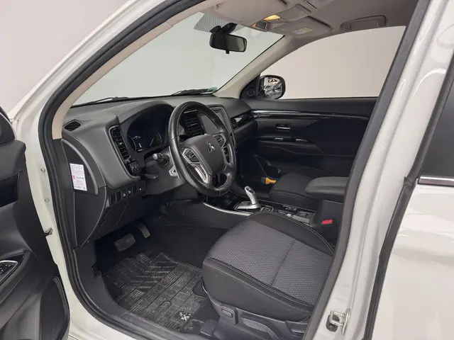 Mitsubishi Outlander 2.4 PHEV Pure 2020 Hybride Benzine 16