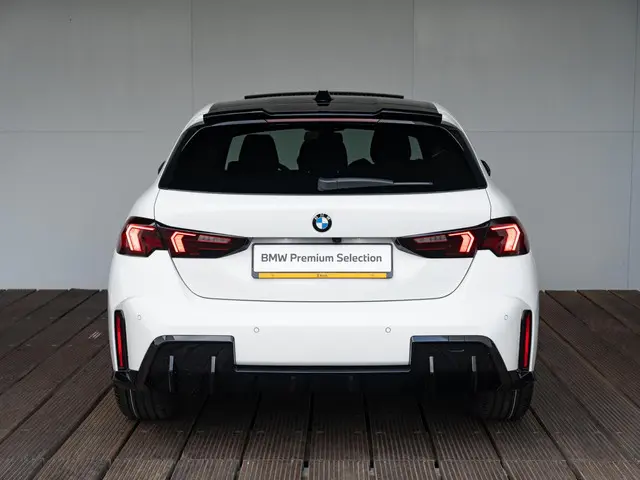 BMW 1 Serie 120 2025 Benzine 5