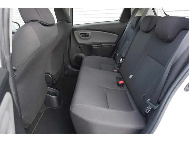 Toyota Yaris 1.3 VVT-i Now 2016 Benzine 11