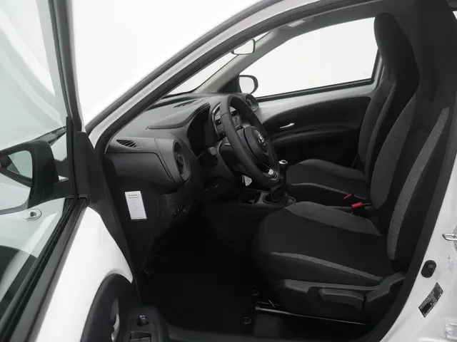 Toyota Aygo X 1.0 VVT-i MT Play 2023 Benzine 13
