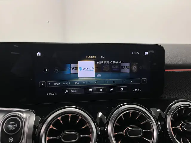 Mercedes-Benz GLB 200 AMG Line 2021 Benzine 46