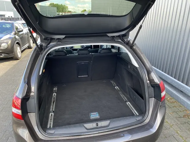 Peugeot 308 SW 1.2 e-THP Première 2014 Benzine 13
