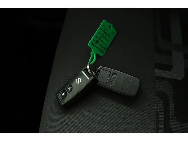 Suzuki Splash 1.0 VVT Exclusive EASSS 2012 Benzine 9