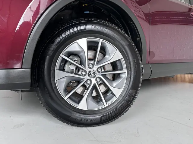 Toyota RAV4 2.5 Hybrid AWD Style 2016 Hybride Benzine 8