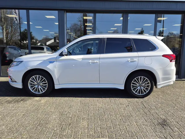 Mitsubishi Outlander 2.4 PHEV Pure+ 2020 Hybride Benzine 15