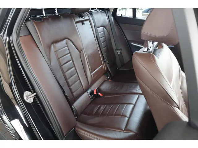 BMW 3 Serie Touring 320e 2022 Hybride Benzine 9