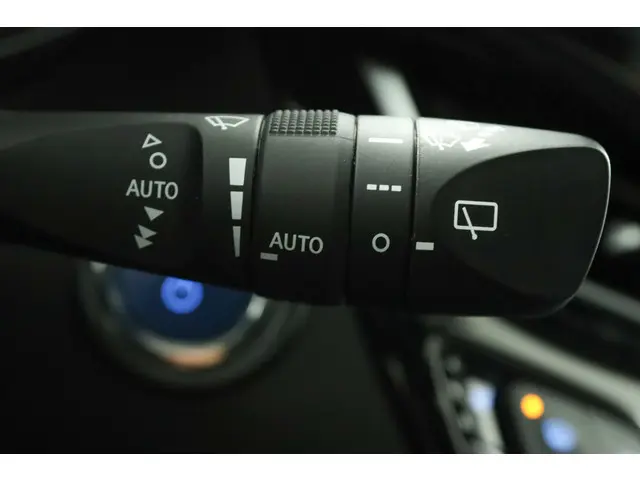 Toyota C-HR 1.8 Hybrid Bi-Tone 2017 Hybride Benzine 33