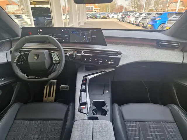 Peugeot 3008 1.2 Hybrid 145 GT 2025 Hybride Benzine 12