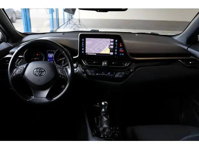 Toyota C-HR 1.8 Hybrid Dynamic, 2018 Hybride Benzine 3