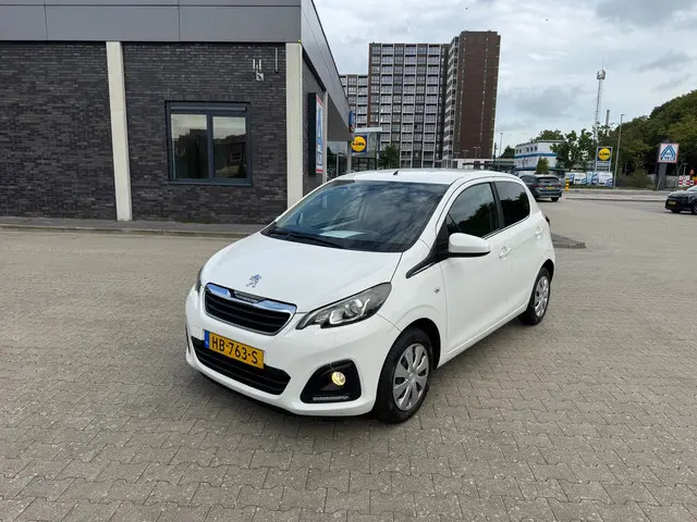 Peugeot 108 1.0 e-VTi Active 2015 Benzine 16