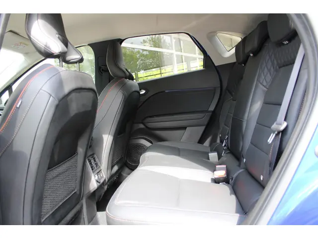 Renault Captur 1.3 mild hybrid 160 iconic 2024 Benzine 12