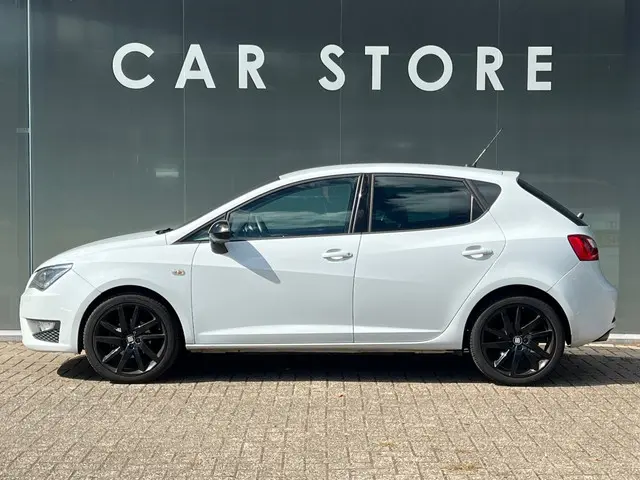 SEAT Ibiza 1.0 EcoTSI FR Connect NL AUTO 2016 Benzine 2