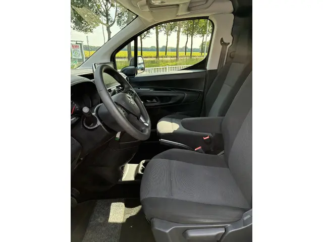 Opel Combo 1.5 Turbo 102Pk L1H1 Edition 2022 Diesel 27