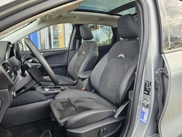 Ford Kuga 2.5 FHEV Active X 2024 Hybride Benzine 27