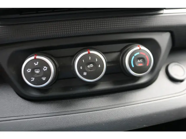 Renault Trafic 2.0 dCi 110pk L1 H1 Airco 2023 Diesel 21