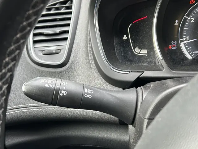 Renault Scénic 1.2 TCe Bose 2017 Benzine 29