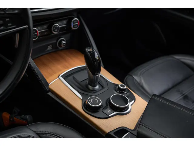 Alfa Romeo Stelvio 2.0 T AWD 2017 Benzine 12