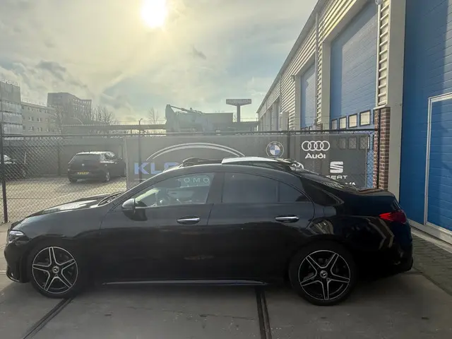 Mercedes-Benz CLA 180 AMG Line 2023 Benzine 3