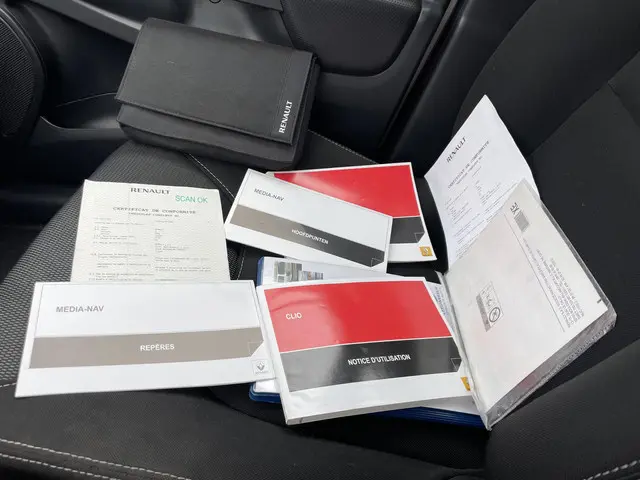 Renault Clio Estate 1.2-16V Collection 2013 Benzine 23