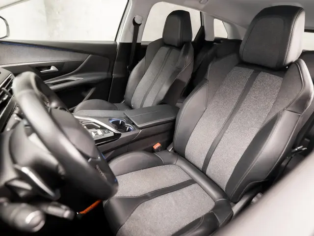 Peugeot 3008 1.2 PureTech Premium Sport 2020 Benzine 14