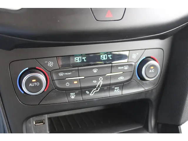 Ford Focus Wagon 1.0 EcoBoost Titanium 2018 Benzine 22