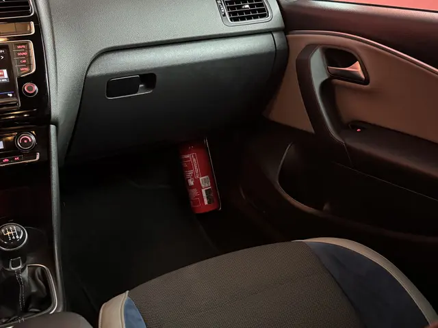 Volkswagen Polo 1.4 TSI BlueGT 2017 Benzine 27