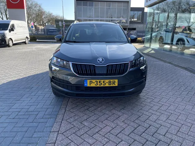 Škoda Karoq 1.0 TSI Business Edition 2022 Benzine 9