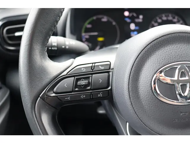 Toyota Yaris 1.5 Hybrid Active 2022 Hybride Benzine 11