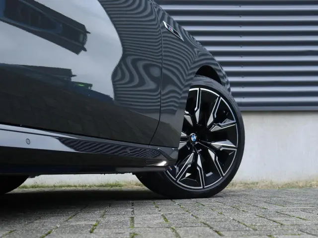 BMW 7 Serie M760e xDrive 2025 Hybride Benzine 7