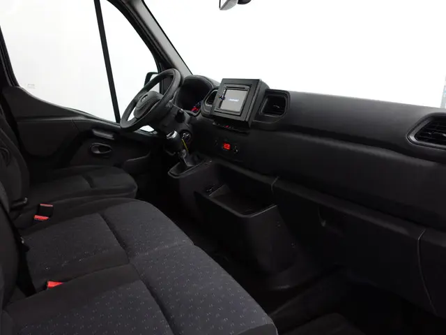 Opel Movano 135pk L2H2 2022 Diesel 40