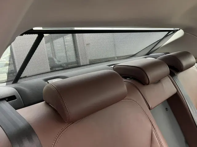 Jaguar XE 2.0 Portfolio 2015 Benzine 29