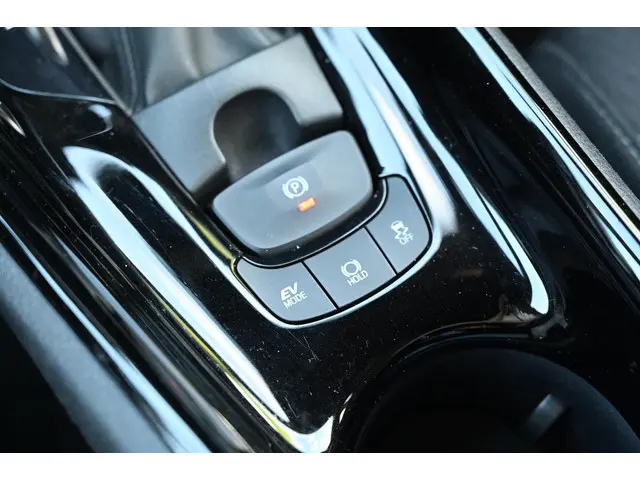 Toyota C-HR 1.8 Hybrid Dynamic 2019 Hybride Benzine 33