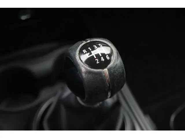 MINI Countryman Mini 1.5 Cooper 2017 Benzine 44