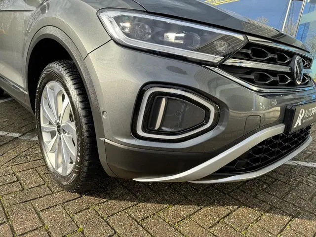 Volkswagen T-Roc 1.5 TSI Style 2023 Benzine 8