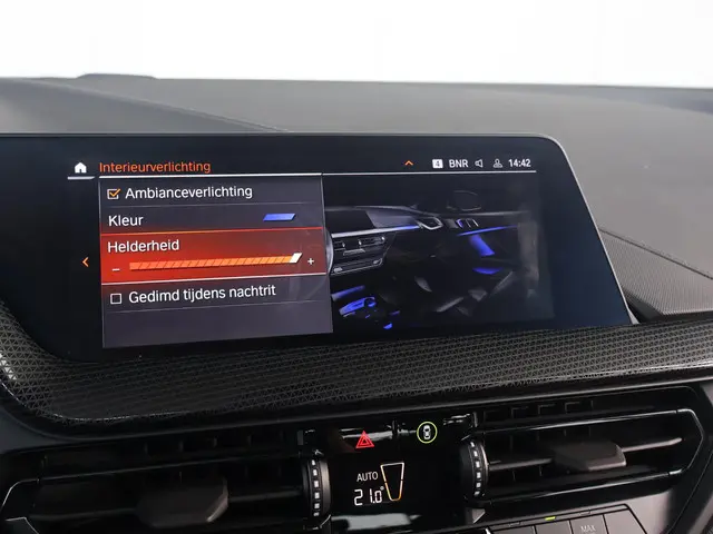 BMW 1 Serie 118i Introduction Edition 2023 Benzine 28