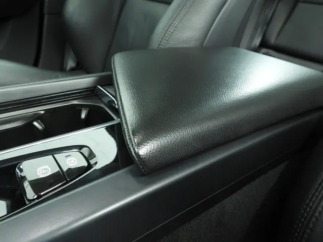 Volvo V60 2.0 B4 MHEV diesel R-Design 2021 Diesel 17