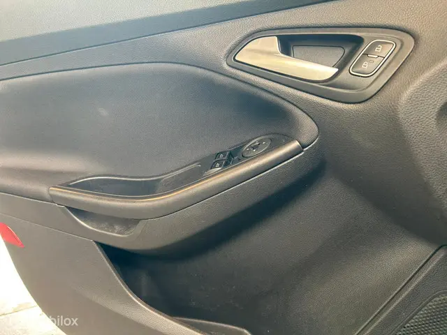 Ford Focus Wagon 1.0 Trend Edition 2015 Benzine 9