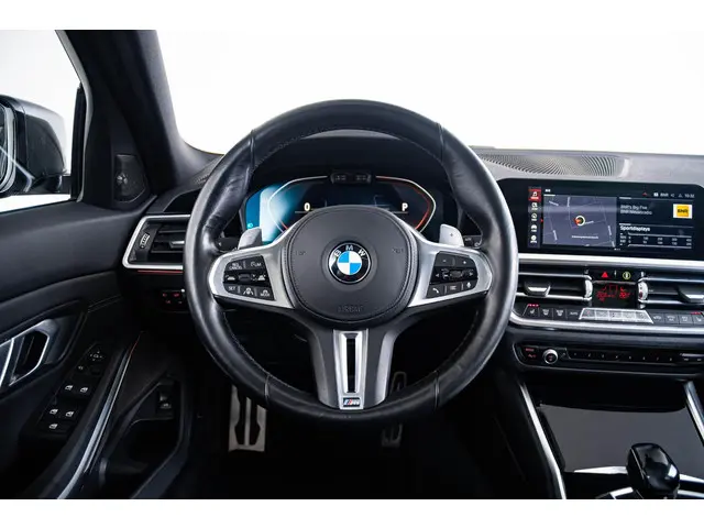 BMW 3 Serie Touring 330i Executive Edition 2020 Benzine 33