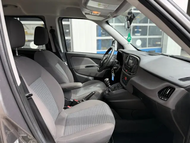 Fiat Doblò 1.4 T-Jet Lounge 2018 Benzine 15